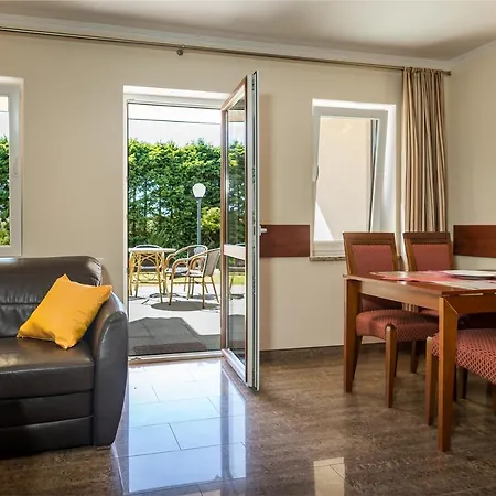Domki Apartamentowe Fulay Karwia