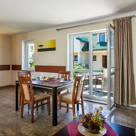 Domki Apartamentowe Fulay * Karwia