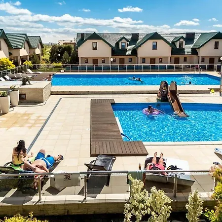 Semesteranläggning (resort) Domki Apartamentowe Fulay