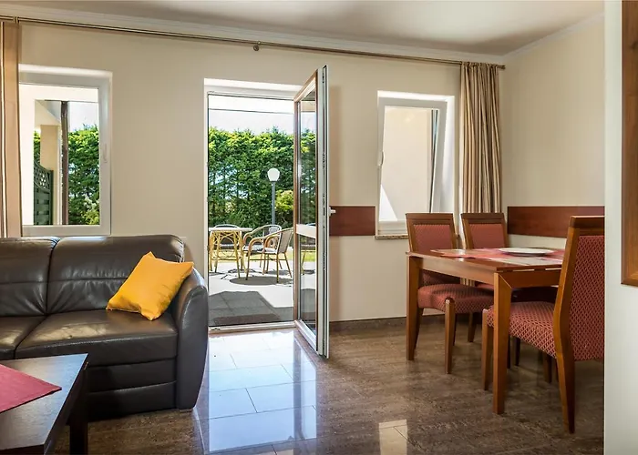 Domki Apartamentowe Fulay Karwia